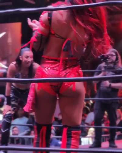 Mercedes Moné