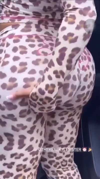 Ari😋