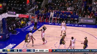 [Highlight] Tyrese Haliburton nails the triple from DEEP near the Pistons logo