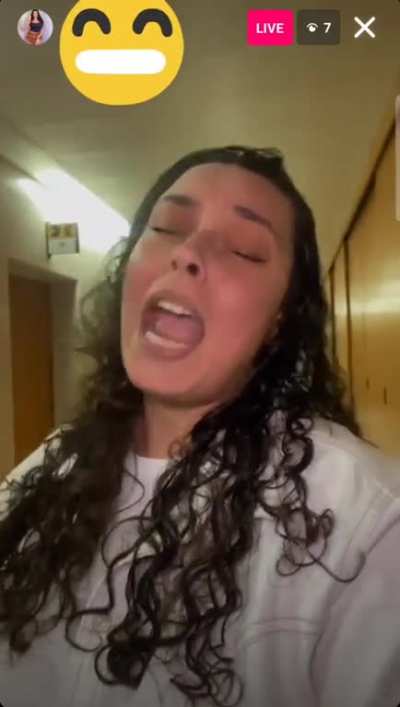 Best singer wakes up the building to hear her sing
