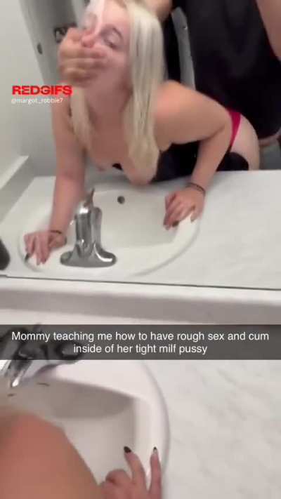 My milf mom let’s me cum in her pussy