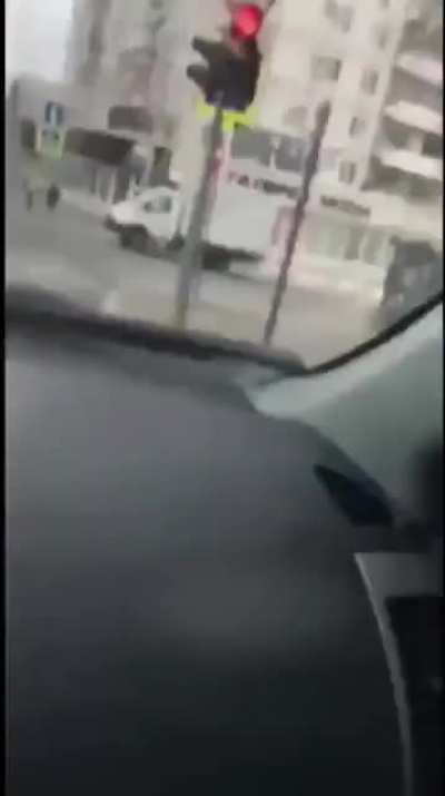 весьма выразительный дорожный знак