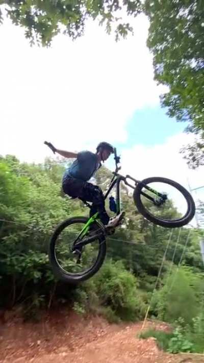 My first attempt at a suicide no-hander.