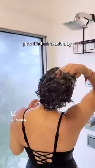 Tia Mowry 