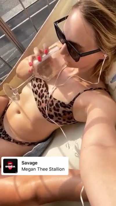 Leo Bikini