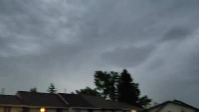 Somethings coming.... again.... sorry for the long vid. Just kinda beautiful to watch in real time....