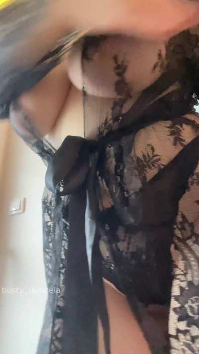 If you pull this ribbon on my robe, a beautiful view will open up