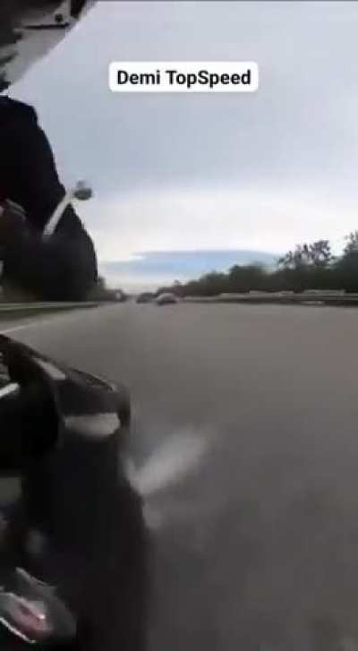 Reckless!.. Selfie in top speed
