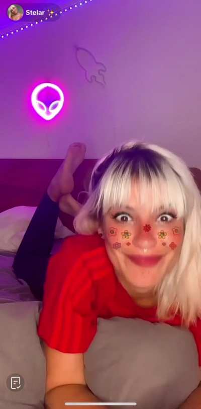 Stelars mouthwatering feet