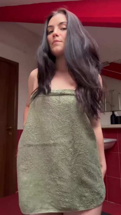 Undressing to reveal my 5’3 body 