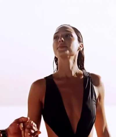 Gal Gadot = Instant boner