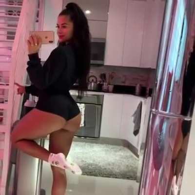 Katya Elise Henry (@kat<wbr>yaeli<wbr>sehen<wbr>ry)