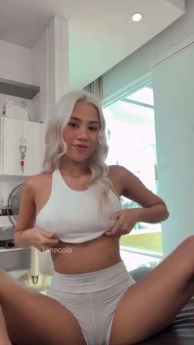 Do you miss seeing my boobs drop? 😳 I’m back to make your day