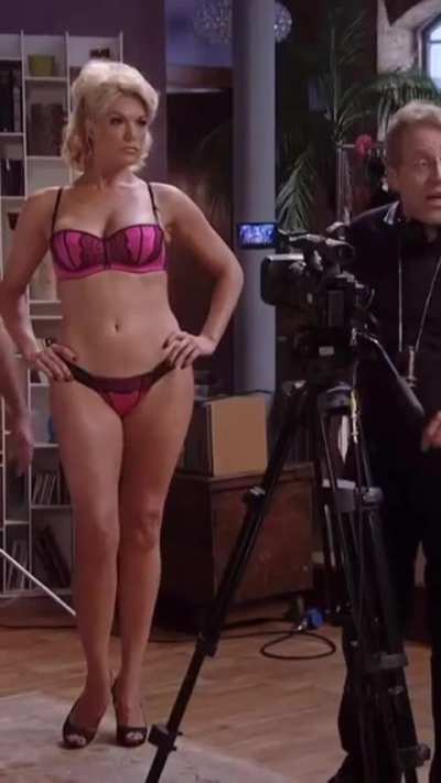 Hannah Waddingham 