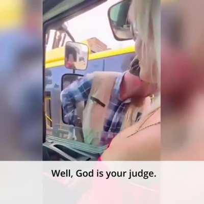 A guy asked a girl to dress more modestly. He even got out from the bus to do it.