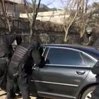 That's what you get for parking on the sidewalk in Moscow)