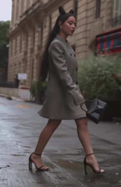 Hottie in heels