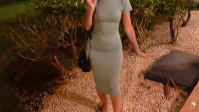 Her hips look so grabable