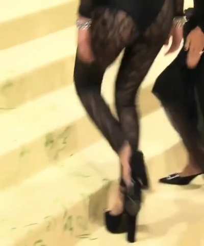 Follow the booty