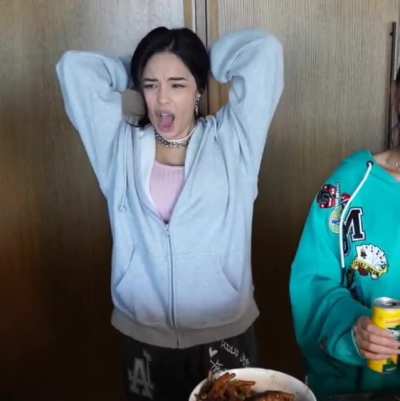 Goddess Valkyrae on Bella Poarch's stream