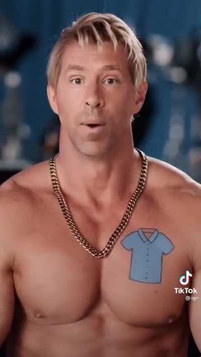 Ryan Reynolds doesn't fit in his Deadpool costume