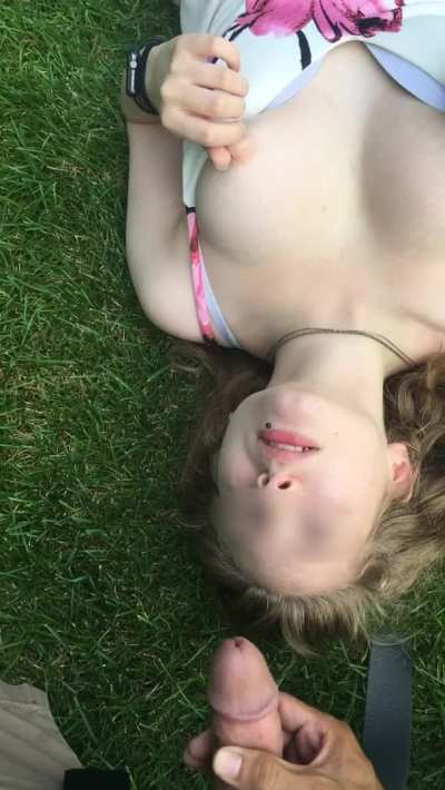 Reddit fan wanted me to try some ‘adventurous’ stuff with his girlfriend so toward the end of my last visit we went for a walk in the park 💦😉