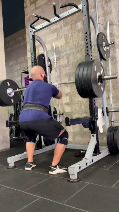 4 plates