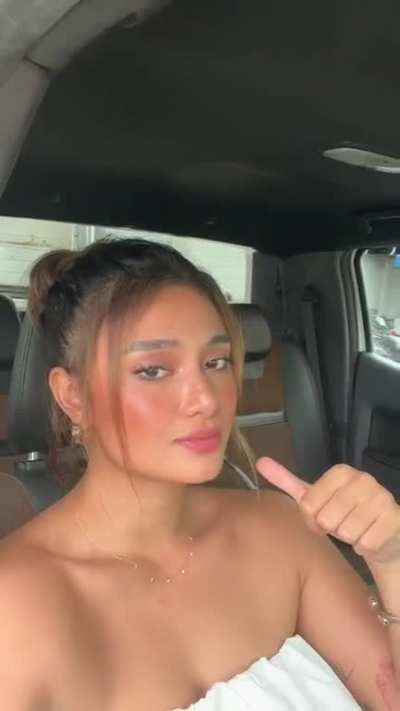 Klea Pineda