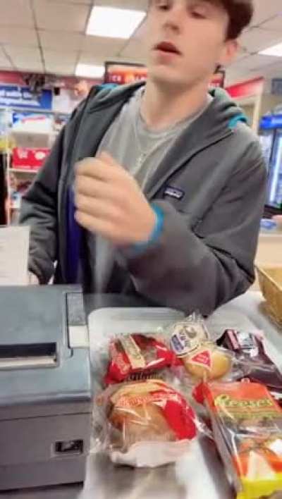 Teen pulls shotgun on sus gas station cashier