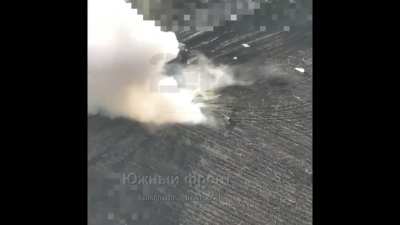 Russian FPV drone strikes abandoned HMMWV