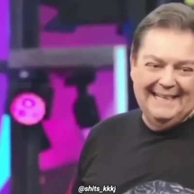 eu postei meme de jojo no meio dessa guerra, desculpe irmãos😭😭😭