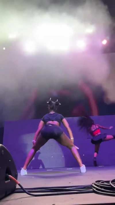 Sexy red shaking ass