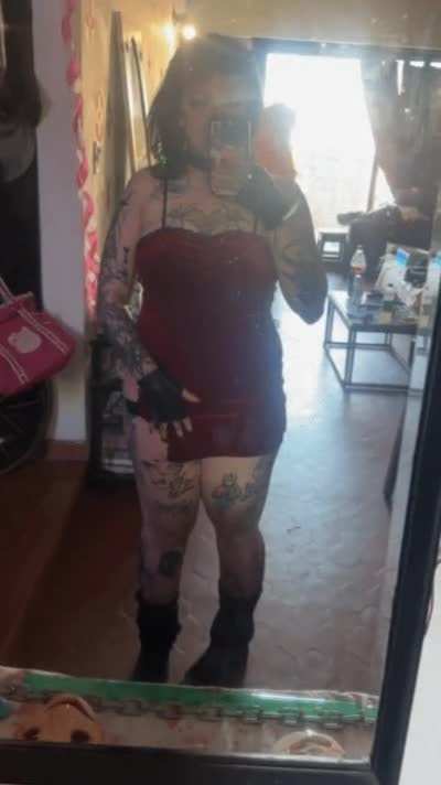 Cosplay test, it's too tight for my butt 😳 