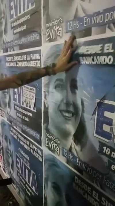 Estaba caminando con un amigo y la miseria nos sigue a todos lados