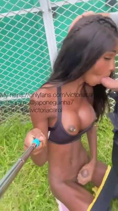 Victoria Carolino sucks a cock on the trail (gif)