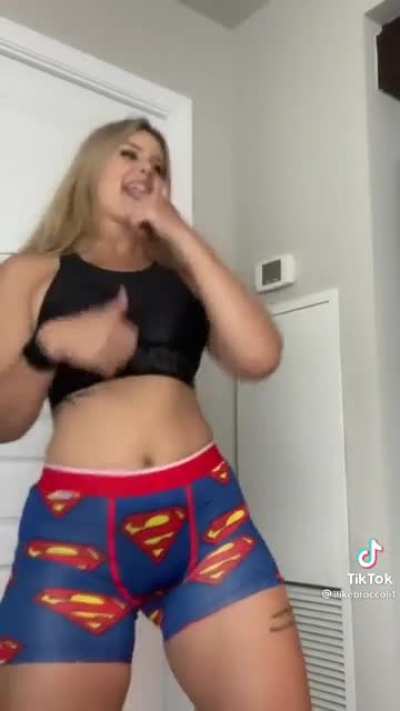Oh my God her ass is so fat