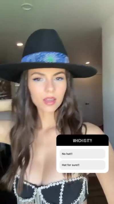 Hat or no hat?