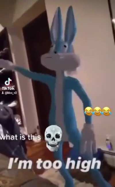 Na how did bugs bunny een get n his bed? 😭