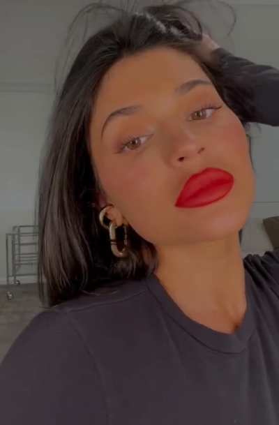 Red lip beauty