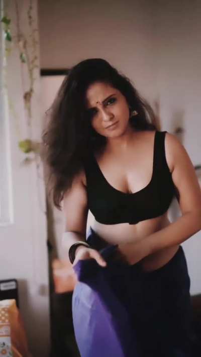 Saree shenanigans