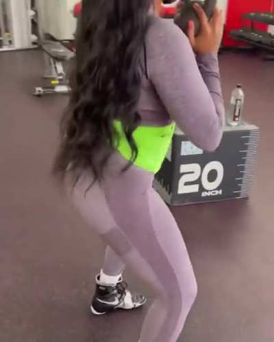 Damn 🤤🍑