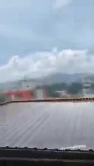 😳 🌩
