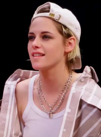 Kristen Stewart - Hot Ones Interview (2019)