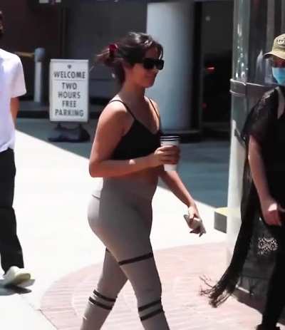 Goddamn, that donk...😍