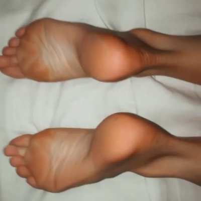 Don’t you just love the way these soles scrunch? 🤍 Way too perfect to not be shared with you!!