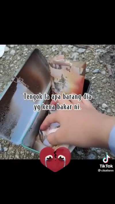 Gal’s dad burnt all her K-pop merch without her knowledge