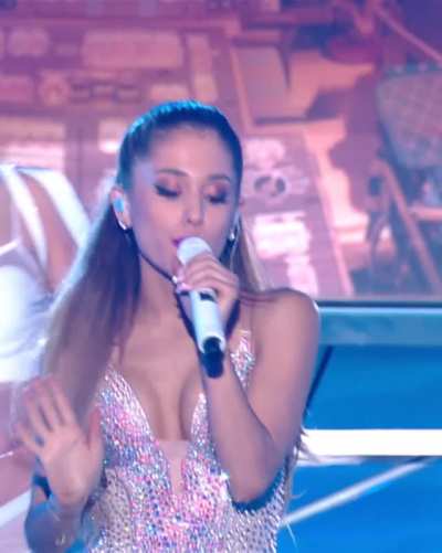 Stunning - 2014 VMA