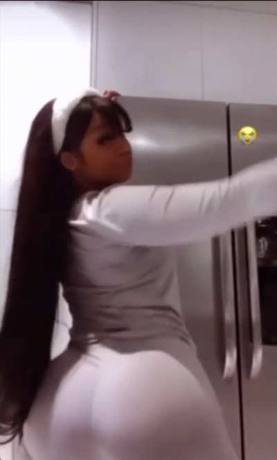 Cubandoll twerking 🥰