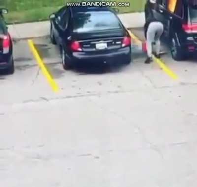 Drunk woman lights her boyfriend's car on fire