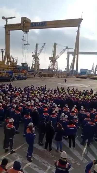Protest spontan la șantierul naval din Mangalia. Angajații nu și-au primit salariile de trei luni